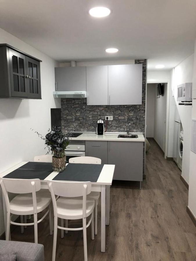 Alojamiento Karina Apartment Лес Екстериор снимка