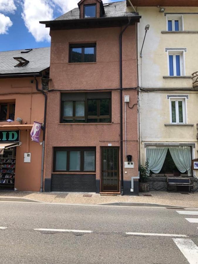 Alojamiento Karina Apartment Лес Екстериор снимка