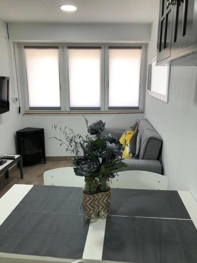 Alojamiento Karina Apartment Лес Екстериор снимка