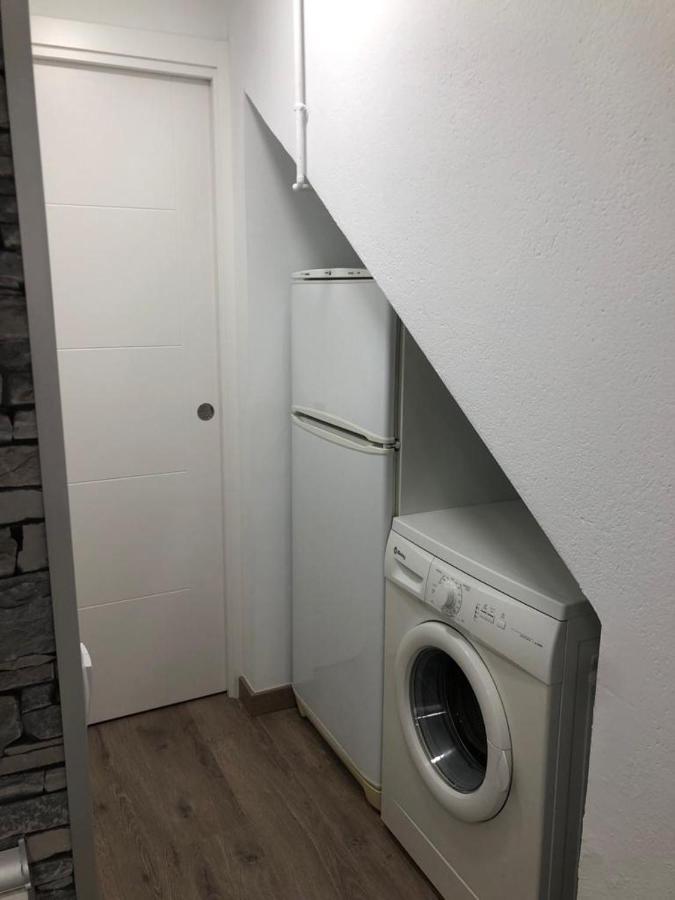 Alojamiento Karina Apartment Лес Екстериор снимка