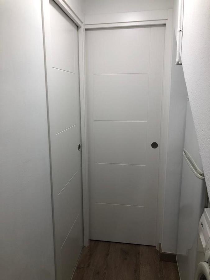 Alojamiento Karina Apartment Лес Екстериор снимка